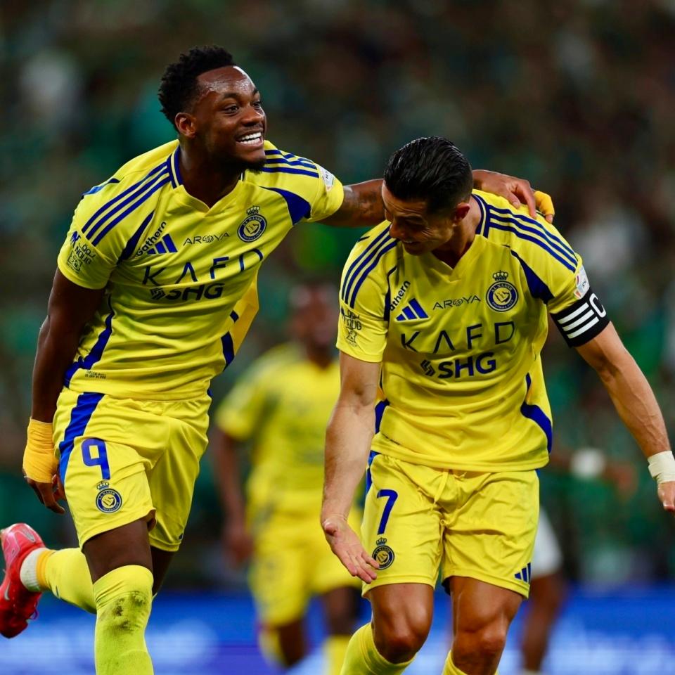 亚博-利物浦前途光明！，C罗新星领先优势明显表现突出比赛高潮迭起-亚博